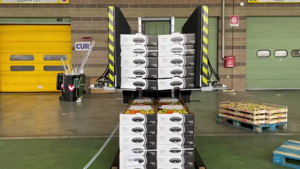 Stacjonarna Zmieniarko - sztaplarka do palet Toppy Falcon Wings Splitter